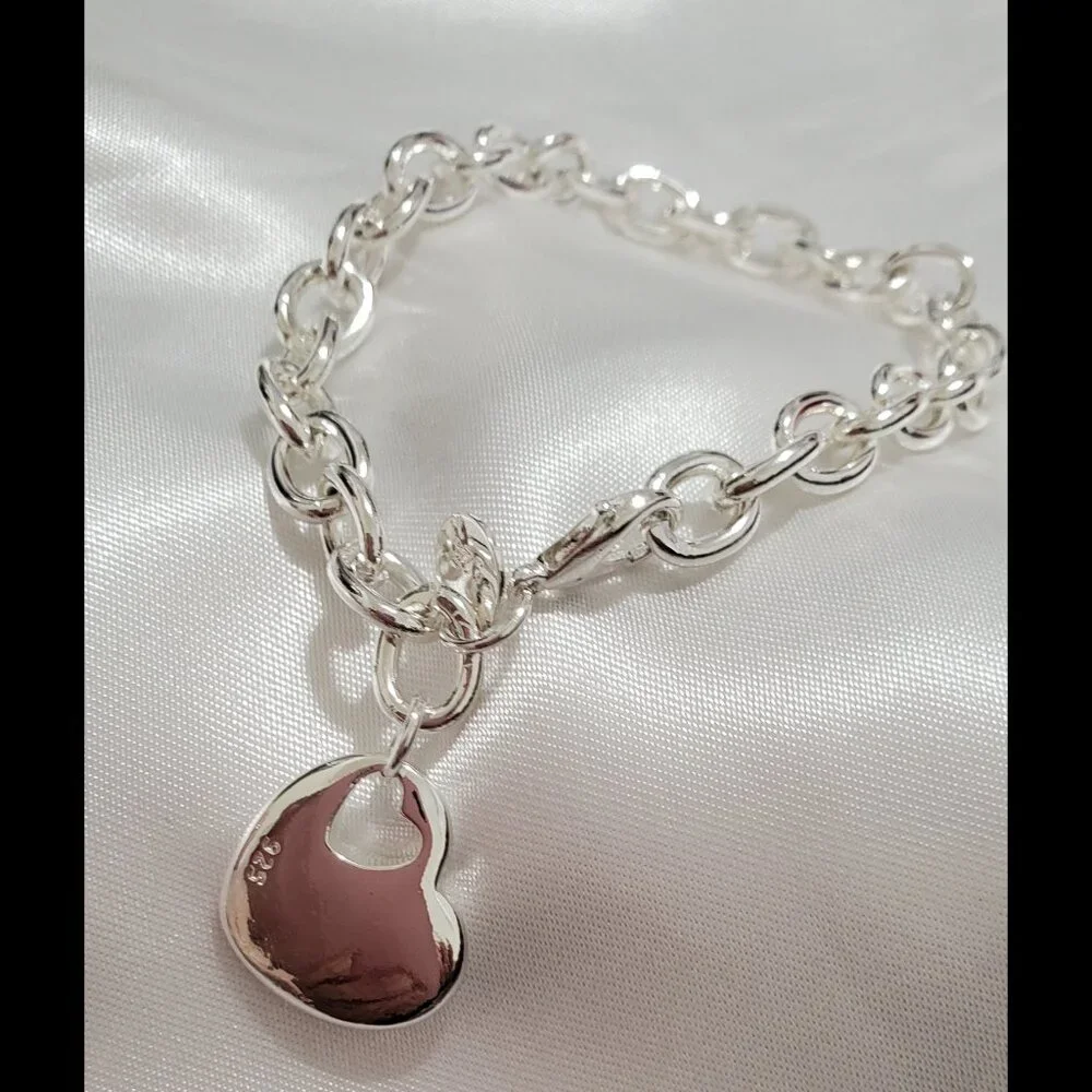 S925  Silver Engraved Heart Charm Bracelet: Stylish Chain Bracelet